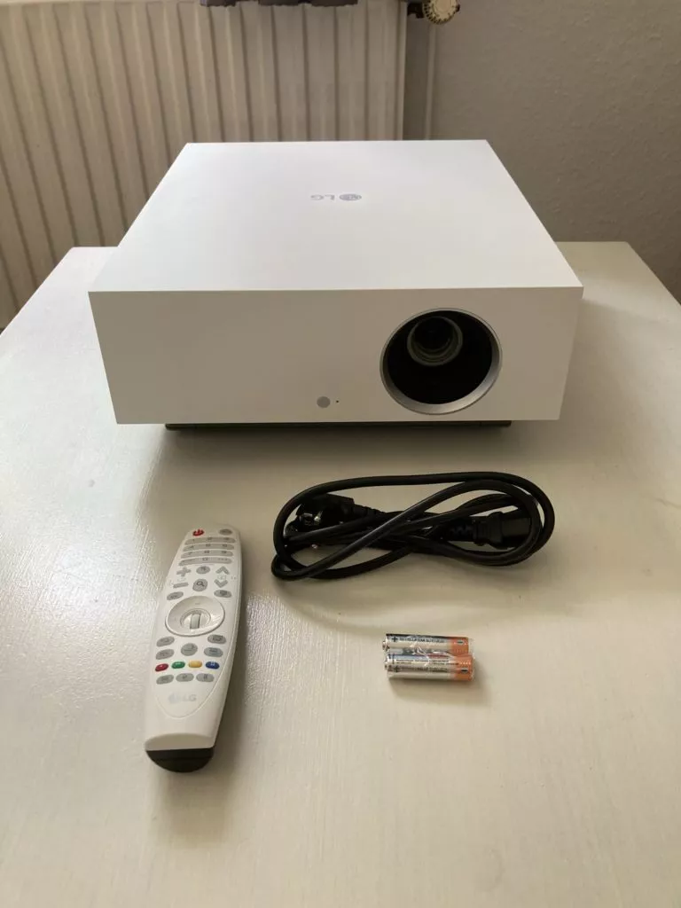 Der Lieferumfang des HU810PW Forte